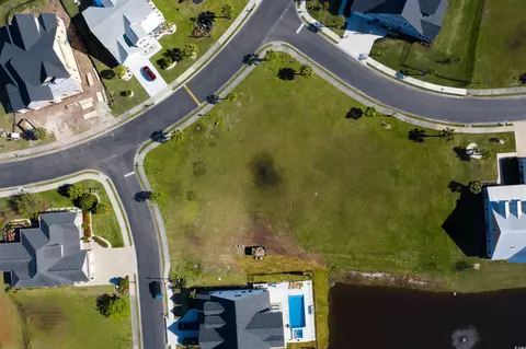 401 Plantation Oaks Dr, Myrtle Beach, SC 29579