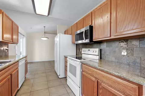 Kitchen - 1255 Pollen Loop, Murrells Inlet, SC 29576 photo 4 of 5