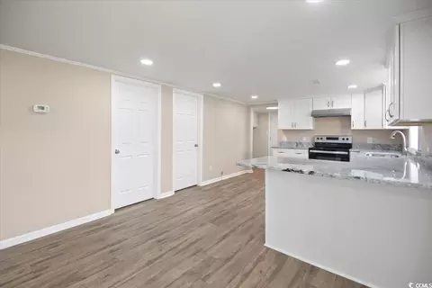 Kitchen - 3871 E Highway 9, Loris, SC 29569 photo 2 of 4