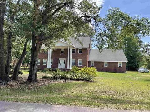 1466 Woodland Dr, Kingstree, SC 29556