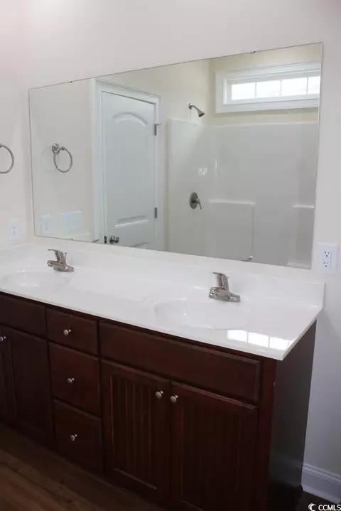 Bath - 966 Log Cabin Rd, Loris, SC 29569 photo 1 of 2