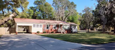 26 Gladding St, Georgetown, SC 29440