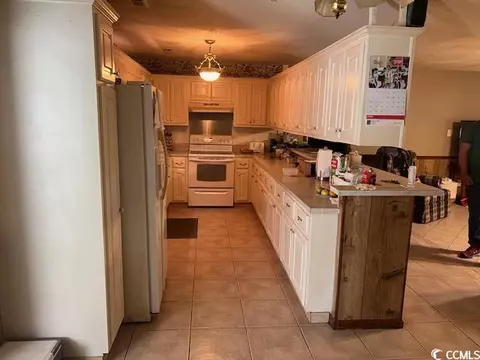 Kitchen - 158 Thrush Ct, Georgetown, SC 29440 photo 2 of 2