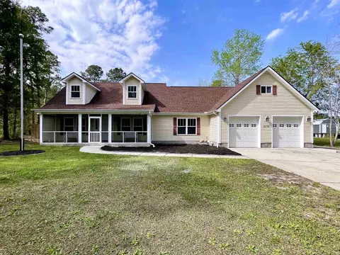 2176 Harvey Rd, Loris, SC 29569
