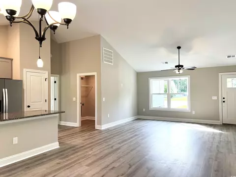 939 Barrett St, Loris, SC 29569 photo 8