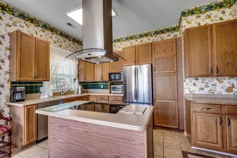 Kitchen - 564 Circle Dr, Surfside Beach, SC 29575 photo 4 of 5