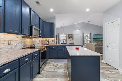 Kitchen - 143 Rose Water Loop, Myrtle Beach, SC 29588 photo 3 of 4