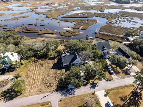 247 Midway Dr, Pawleys Island, SC 29585