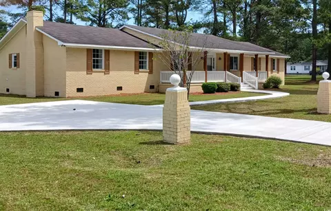 2016 Park Rd, Marion, SC 29571