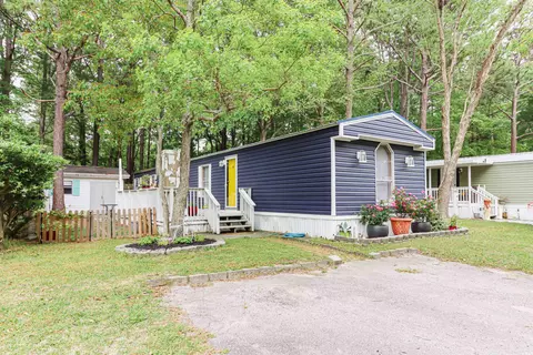70 Offshore Dr, Murrells Inlet, SC 29576