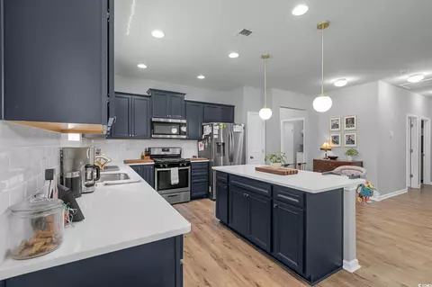 Kitchen - 633 Heritage Downs Dr, Conway, SC 29526 photo 5 of 6