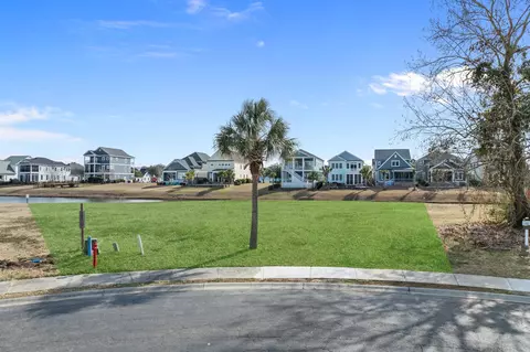 8016 E Bay Ct, Myrtle Beach, SC 29579