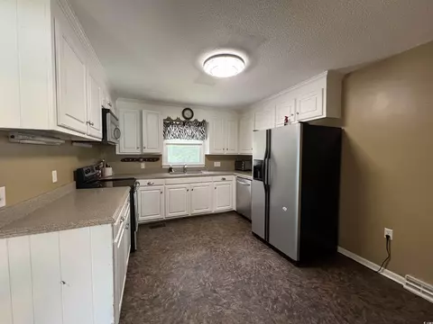 910 4th Ave, Kingstree, SC 29556 photo 2