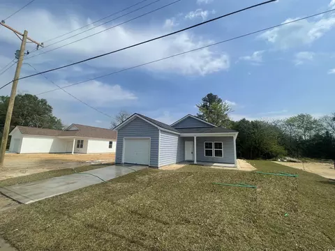 423 Carver St, Lake City, SC 29560