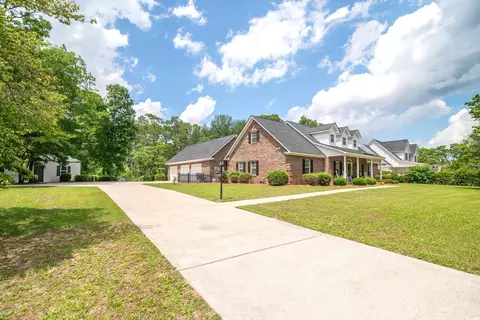 387 Robin Dr, Georgetown, SC 29440