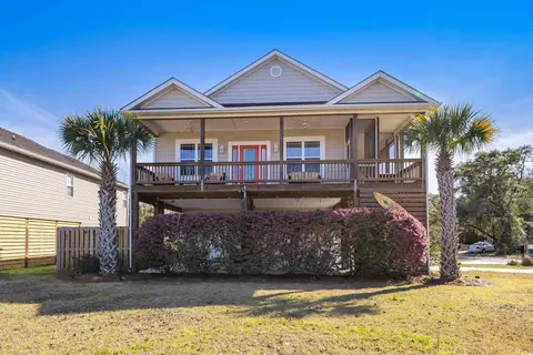 307 W Oak Island Dr, Oak Island, NC 28465