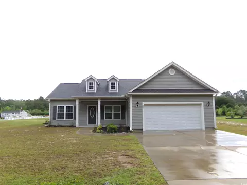 975 Suggs St, Loris, SC 29569