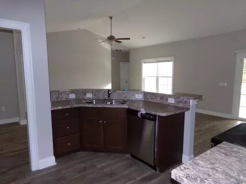 975 Suggs St, Loris, SC 29569 photo 3