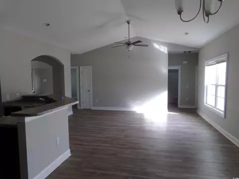 975 Suggs St, Loris, SC 29569 photo 4