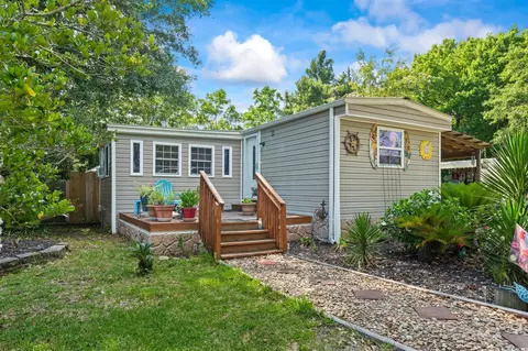 10 Shamrock Cir, Murrells Inlet, SC 29576