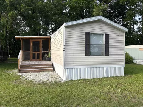 1404 Circle Dr, North Myrtle Beach, SC 29582