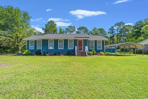 5213 Forest Dr, Loris, SC 29569
