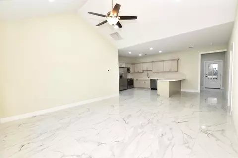 Living - 321 Stone Crop Ct, Loris, SC 29569 photo 1 of 4