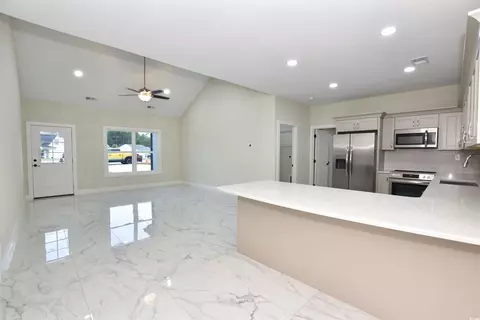 Living - 321 Stone Crop Ct, Loris, SC 29569 photo 3 of 4