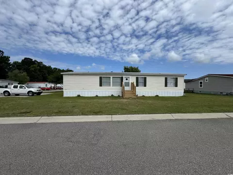 8674 Laurel Woods Dr, Myrtle Beach, SC 29588