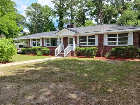 213 W Marion St, Mullins, SC 29574