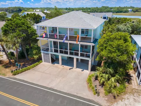 611 Doyle Ave, Pawleys Island, SC 29585