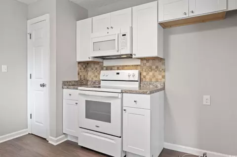 Kitchen - 2183 Highway 544, Conway, SC 29526 photo 2 of 3