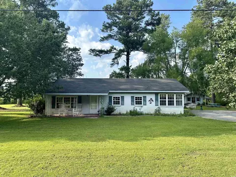 96 Country Club Rd, Andrews, SC 29510