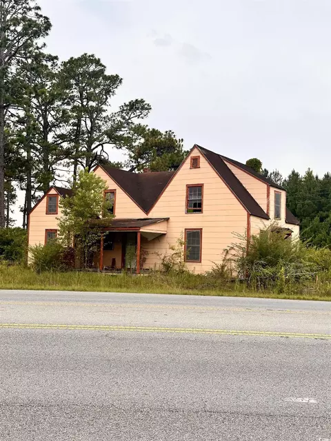 1388 Red Bluff Rd, Loris, SC 29569