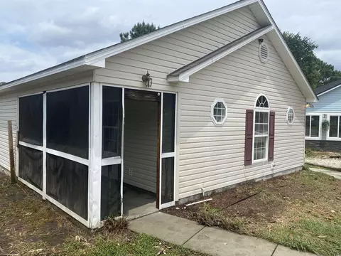 8012 Tag Ct, Murrells Inlet, SC 29576
