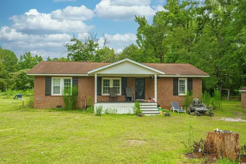 916 Double Dee Rd, Florence, SC 29506