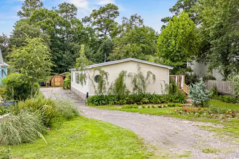 396 Minnow Dr, Pawleys Island, SC 29585