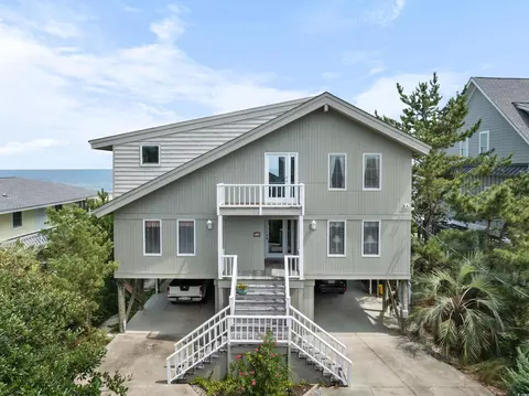 916 Parker Dr, Pawleys Island, SC 29585