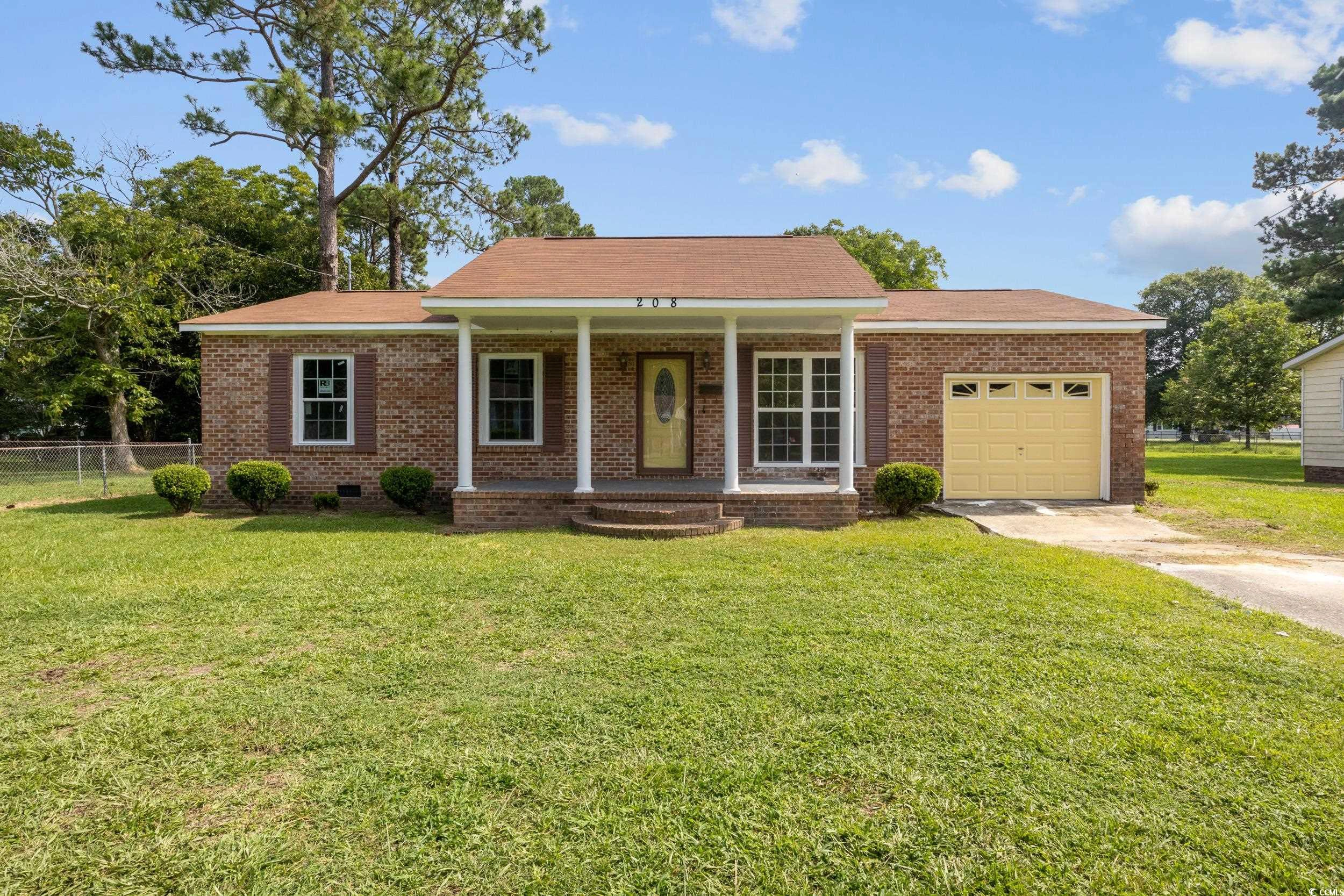 208 Huggins Rd  