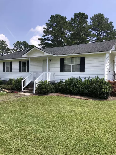 1101 Woodrow Ln, Loris, SC 29569
