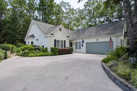 327 Dornoch Dr, Pawleys Island, SC 29585