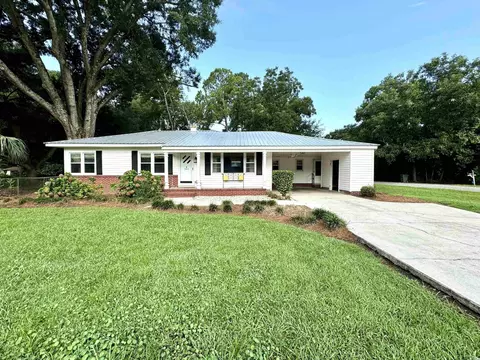 502 S Poplar Ave, Andrews, SC 29510