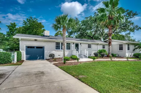 410 N Myrtle Dr, Surfside Beach, SC 29575