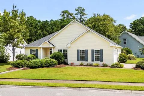 131 Woodlyn Ave, Little River, SC 29566