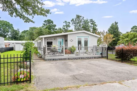 1543 Crystal Lake Dr, Myrtle Beach, SC 29575