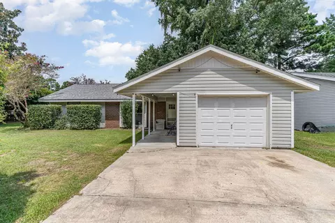 109 Colonial Cir, Murrells Inlet, SC 29576