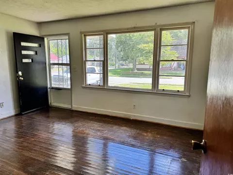 228 W Proctor St, Mullins, SC 29574 photo 2