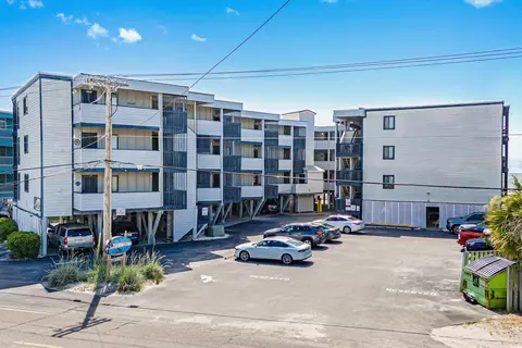 814 N Waccamaw Dr #304, Murrells Inlet, SC 29576