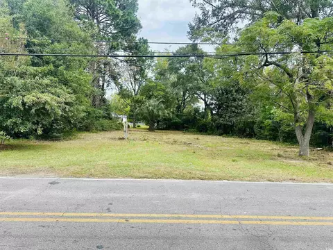 4904 Canal St, Loris, SC 29569