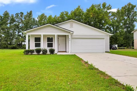 810 Twin Oak Cir, Lake City, SC 29560